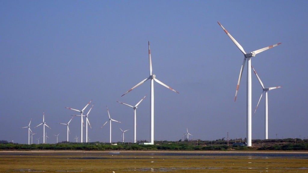 Aerogeradores brancos em parque eólico terrestre (Foto Bishnu Sarangi/Pixabay) Aerogeradores brancos em parque eólico terrestre (Foto Bishnu Sarangi/Pixabay)