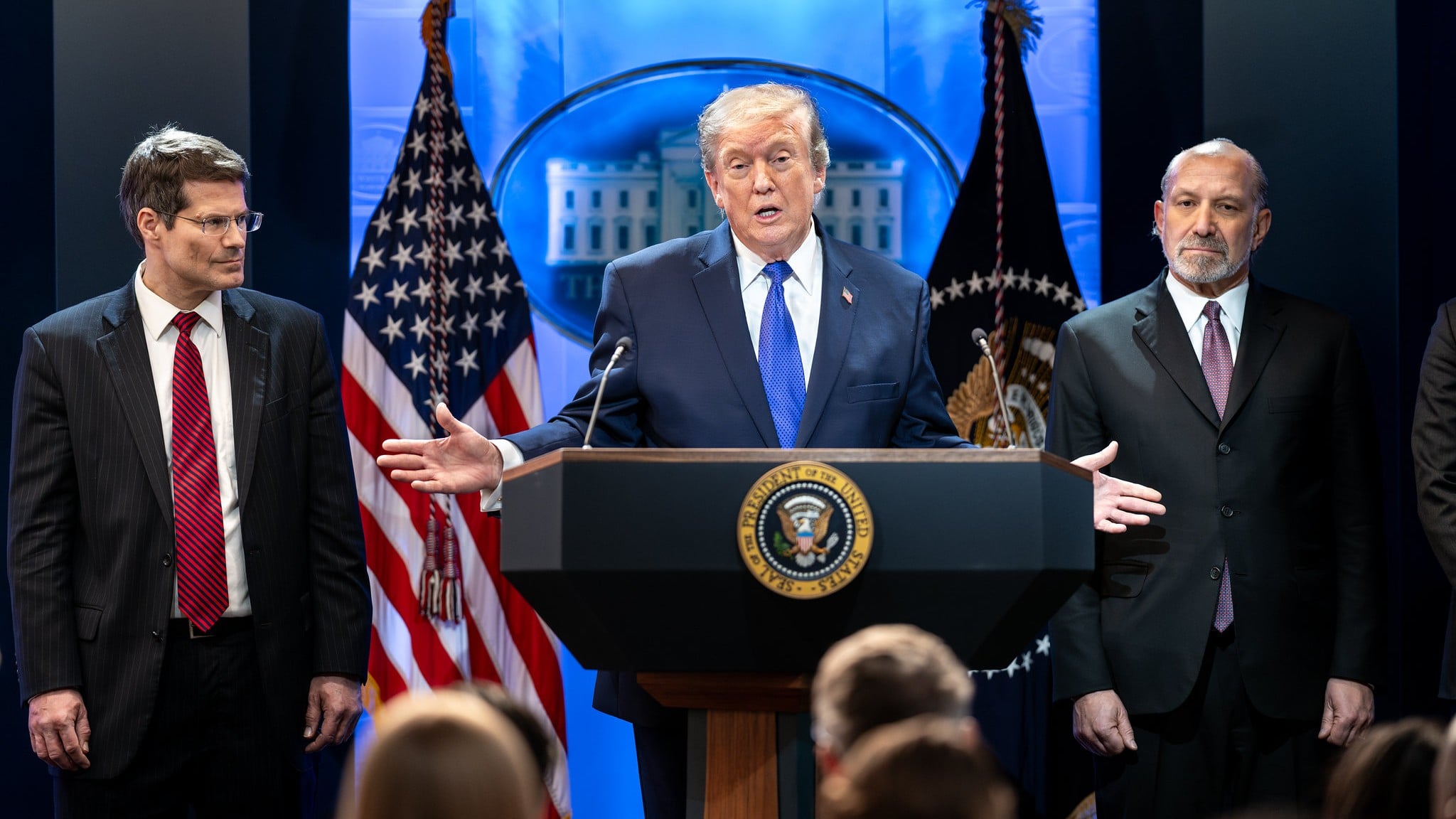 Cessar-fogo no Oriente Médio prorrogado, mas bloqueio no Estreito de Ormuz continua