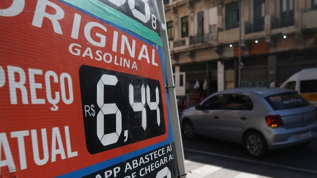 Gasolina importada no Brasil atinge maior preço desde o início da guerra no Oriente Médio