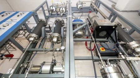 Planta de hidrocarbonetos renováveis (como hidrogênio verde para SAF) no Itaipu Parquetec, na hidrelétrica de Itaipu, em Foz do Iguaçu/PR (Foto William Brisida/Itaipu Binacional) Planta de hidrocarbonetos renováveis (como hidrogênio verde para SAF) no Itaipu Parquetec, na hidrelétrica de Itaipu, em Foz do Iguaçu/PR (Foto William Brisida/Itaipu Binacional)