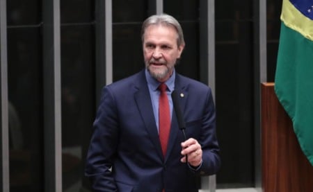 Proposta foi apresentada pelo líder do PT na Câmara, deputado Pedro Uczai (PT/SC). Foto: Bruno Spada/Câmara dos Deputados Proposta foi apresentada pelo líder do PT na Câmara, deputado Pedro Uczai (PT/SC). Foto: Bruno Spada/Câmara dos Deputados