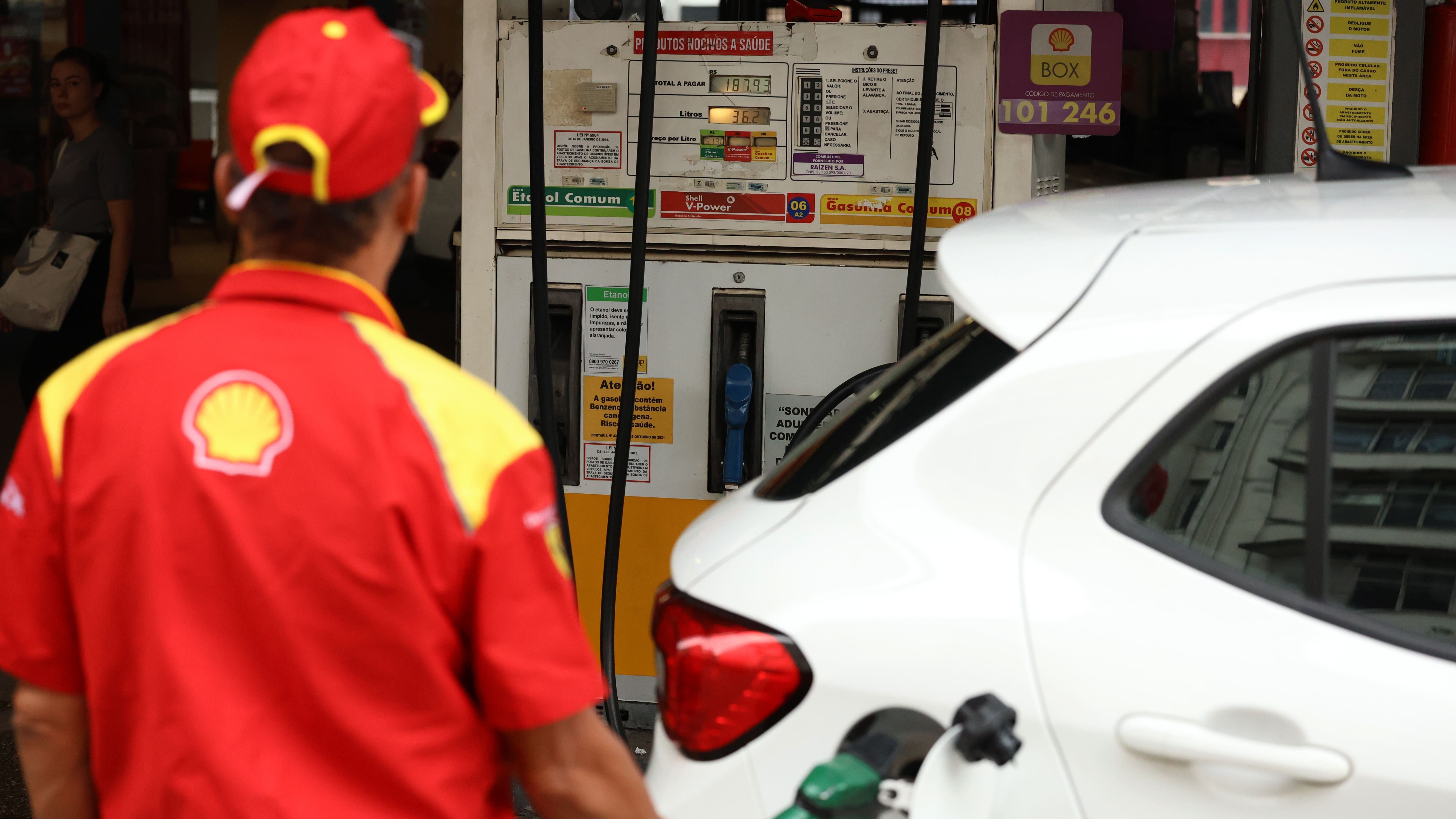 Preços de combustíveis caíram no Brasil em junho, puxados por etanol 