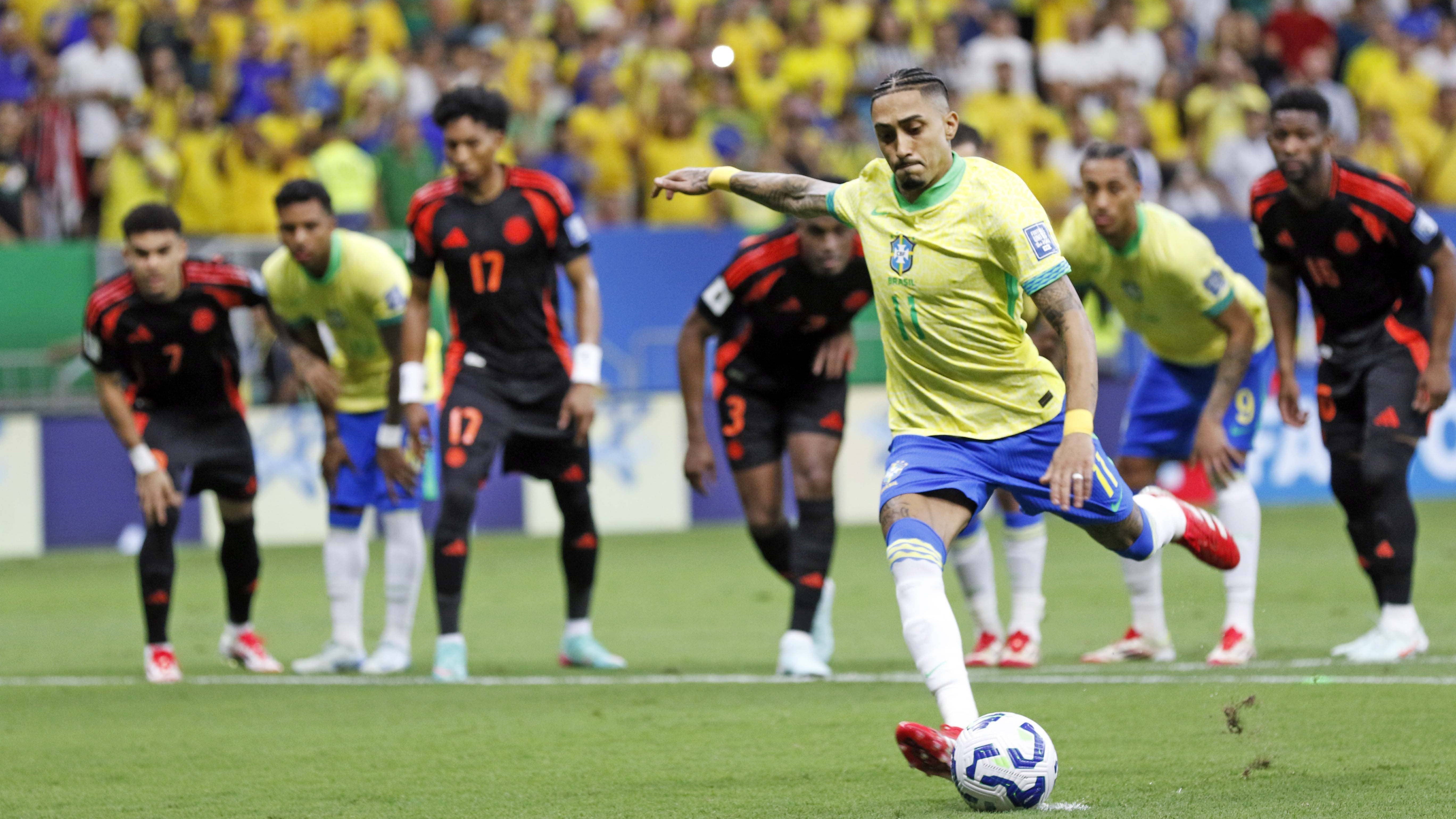 Calor intenso é desafio dentro e fora de campo na Copa do Mundo