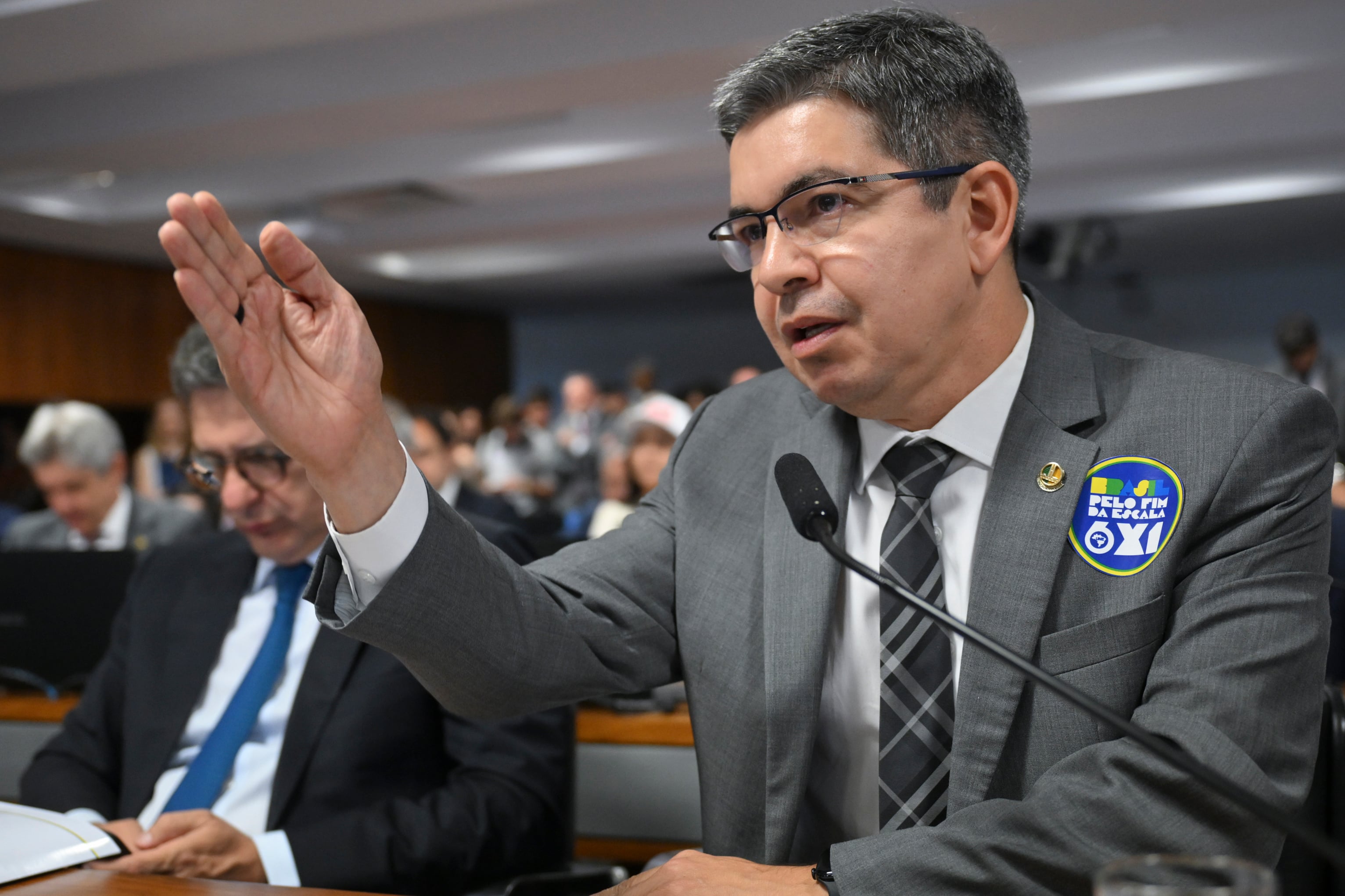 Governo desiste de votar PEC do fim da 6×1 nesta quarta após contar votos no Senado