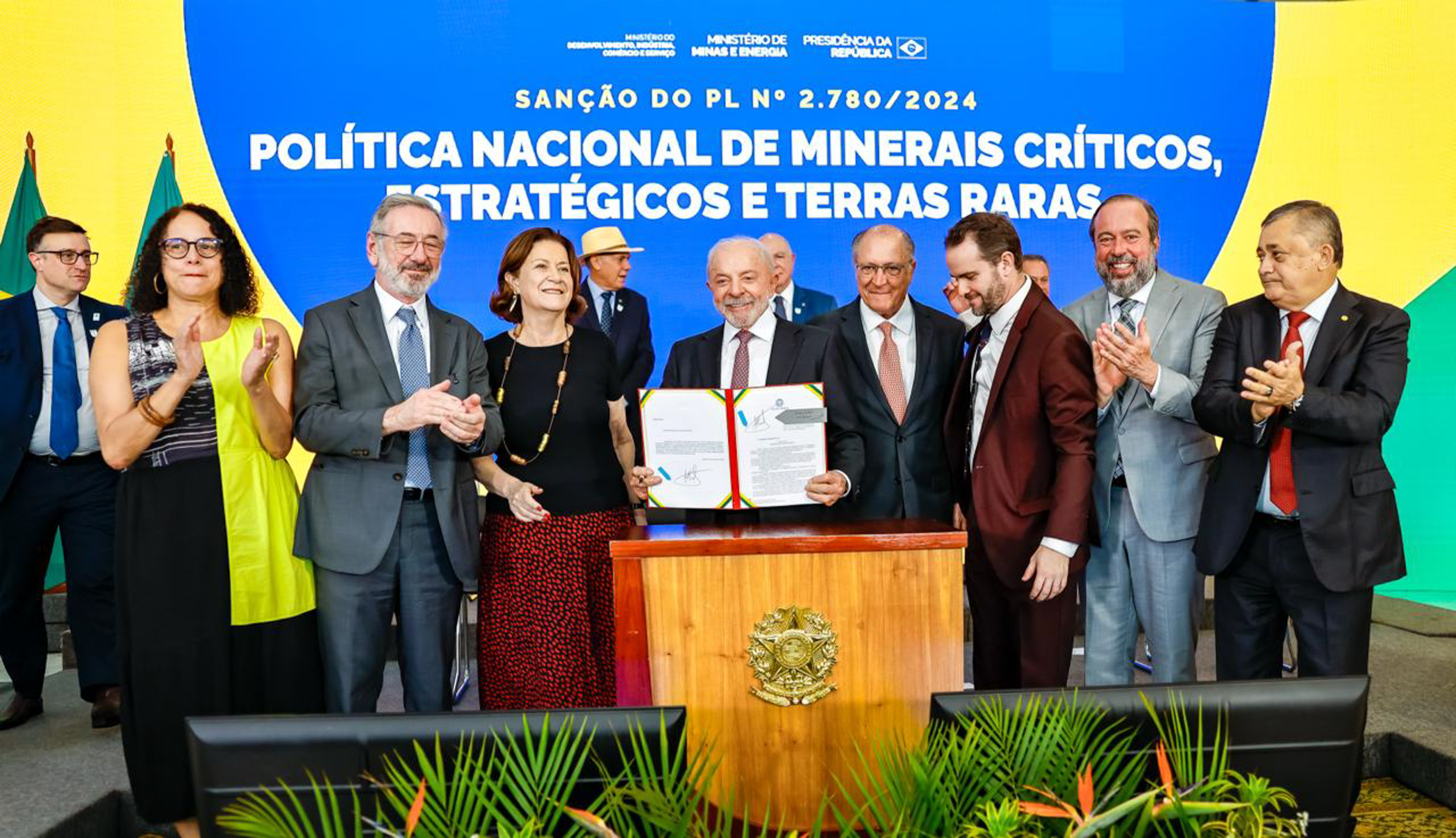 Brasil sanciona marco dos minerais críticos em meio à corrida por recursos estratégicos