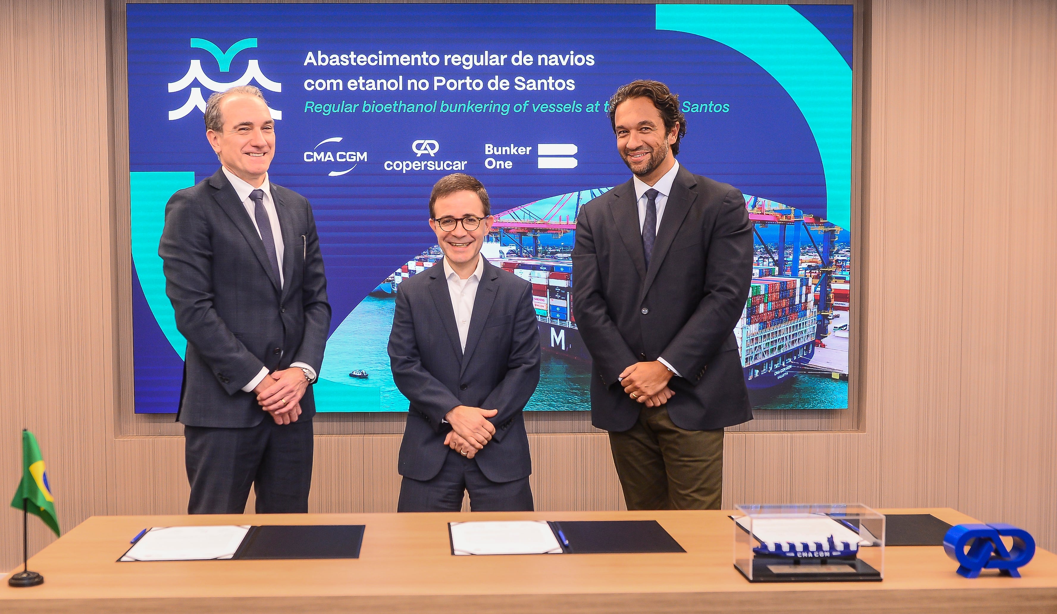 Porto de Santos inicia abastecimento regular de navios a etanol